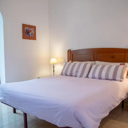 Villa Stunning 4 Bedroom In Prime Location *