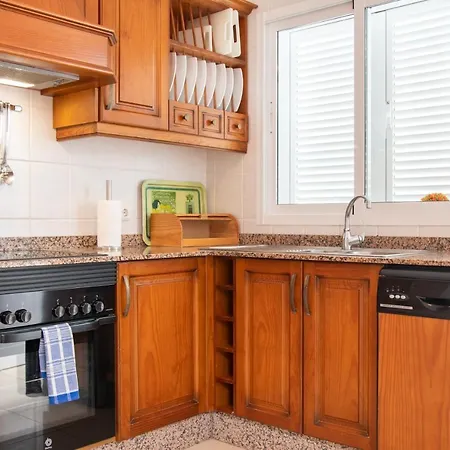 Stunning 4 Bedroom In Prime Location Villa *