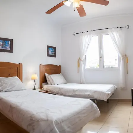Stunning 4 Bedroom In Prime Location Villa Playa Blanca (Lanzarote)