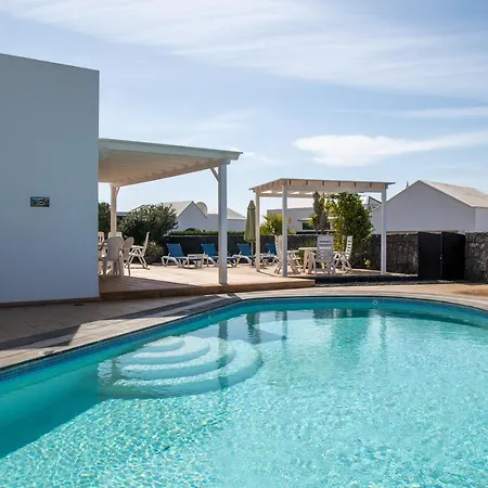 Stunning 4 Bedroom In Prime Location Playa Blanca (Lanzarote)