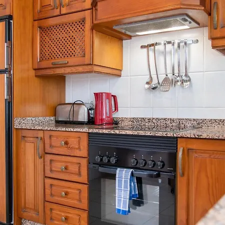 Villa Stunning 4 Bedroom In Prime Location *