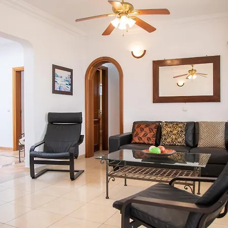 Stunning 4 Bedroom In Prime Location Villa