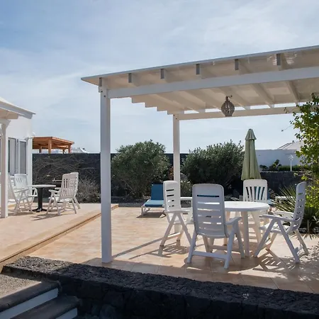 فيلة Stunning 4 Bedroom In Prime Location *